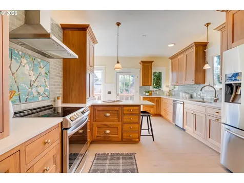 2104 SE Elliott Avenue Portland OR 97214