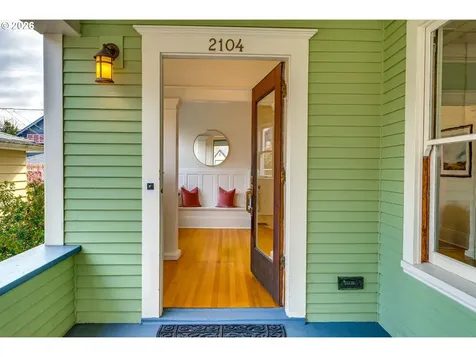 2104 SE Elliott Avenue Portland OR 97214