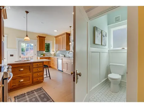 2104 SE Elliott Avenue Portland OR 97214