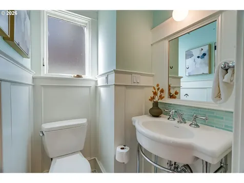 2104 SE Elliott Avenue Portland OR 97214