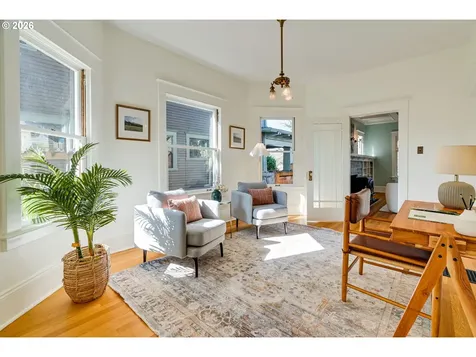 2104 SE Elliott Avenue Portland OR 97214