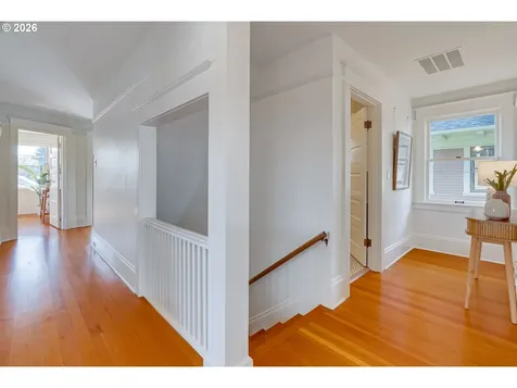 2104 SE Elliott Avenue Portland OR 97214