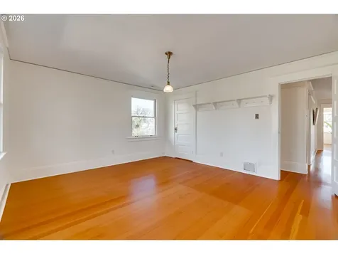 2104 SE Elliott Avenue Portland OR 97214