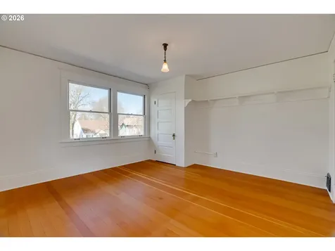 2104 SE Elliott Avenue Portland OR 97214