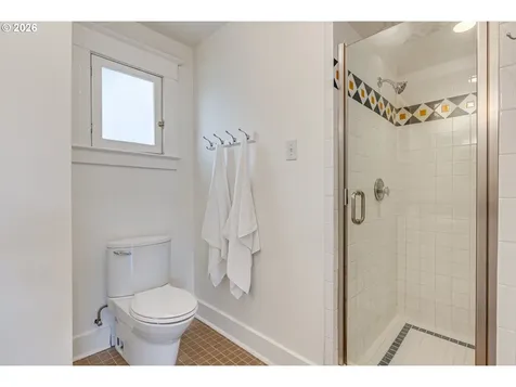 2104 SE Elliott Avenue Portland OR 97214