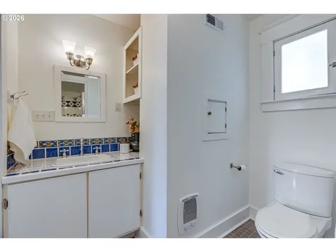 2104 SE Elliott Avenue Portland OR 97214