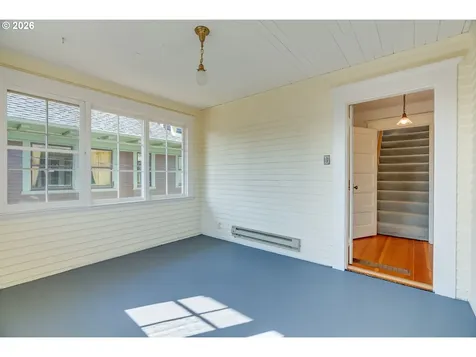 2104 SE Elliott Avenue Portland OR 97214