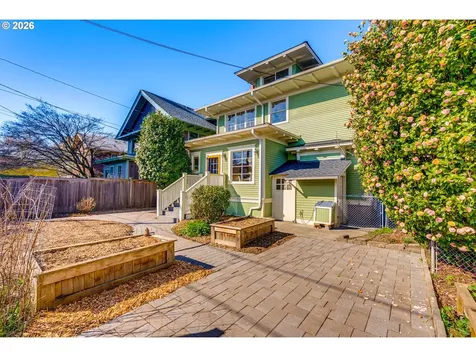 2104 SE Elliott Avenue Portland OR 97214