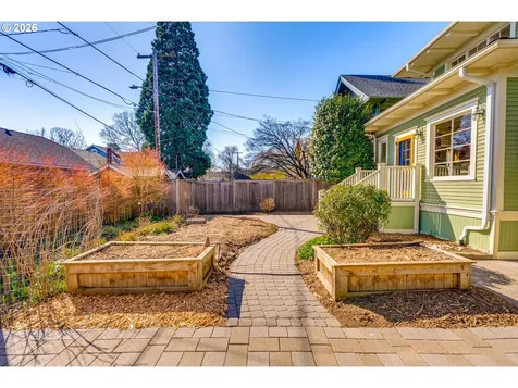 2104 SE Elliott Avenue Portland OR 97214