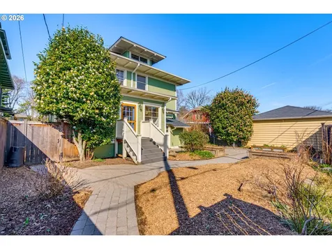2104 SE Elliott Avenue Portland OR 97214