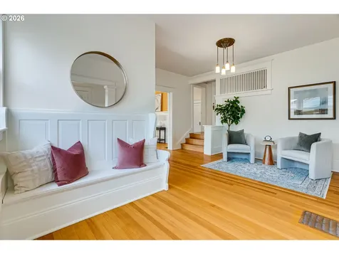 2104 SE Elliott Avenue Portland OR 97214