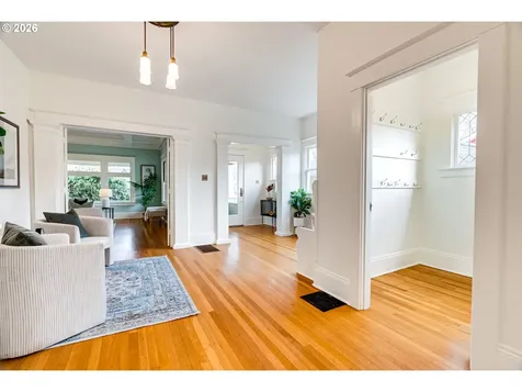 2104 SE Elliott Avenue Portland OR 97214