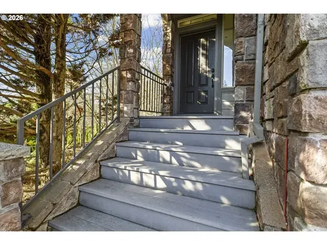 13340 Auburn Court Lake Oswego OR 97035