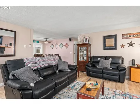 24795 Parkside Drive Veneta OR 97487