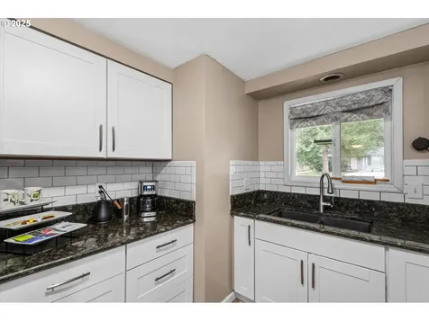 24795 Parkside Drive Veneta OR 97487