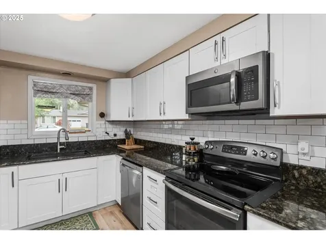 24795 Parkside Drive Veneta OR 97487