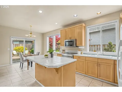 8891 SW Iowa Drive Tualatin OR 97062