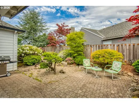 8891 SW Iowa Drive Tualatin OR 97062