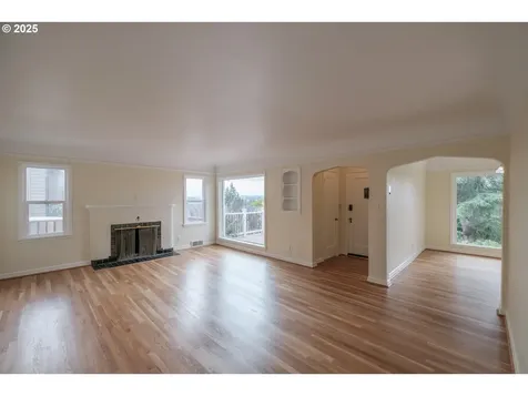 895 Hilltop Drive NW Salem OR 97304