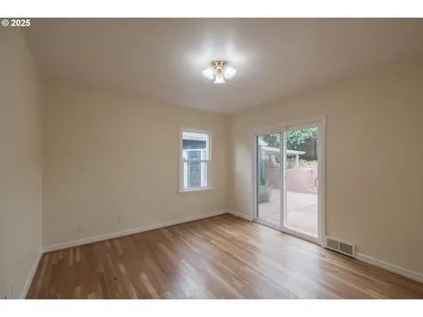 895 Hilltop Drive NW Salem OR 97304