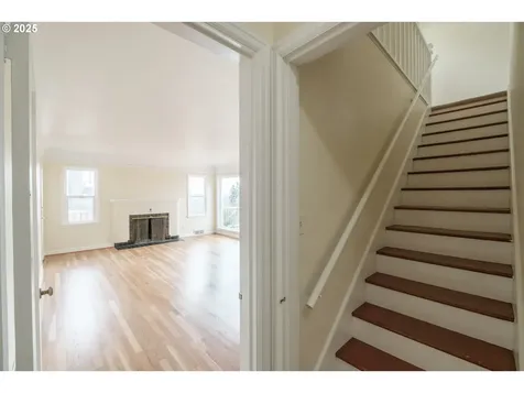 895 Hilltop Drive NW Salem OR 97304