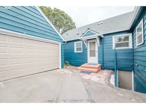 895 Hilltop Drive NW Salem OR 97304
