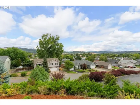 129 Summerwood Street Roseburg OR 97471