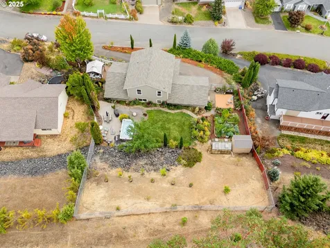 129 Summerwood Street Roseburg OR 97471
