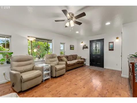 129 Summerwood Street Roseburg OR 97471