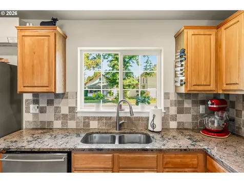 286 N 6th Street Creswell OR 97426