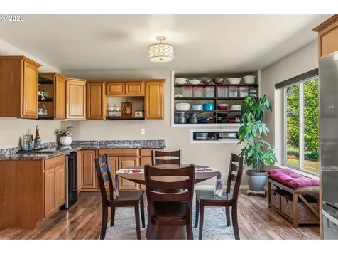 286 N 6th Street Creswell OR 97426