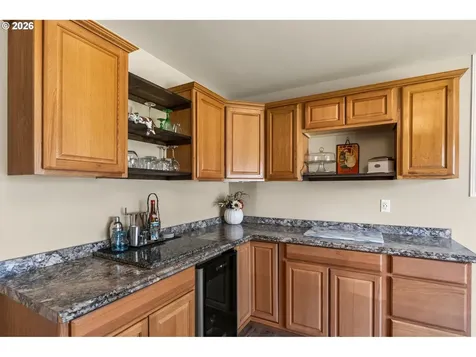 286 N 6th Street Creswell OR 97426
