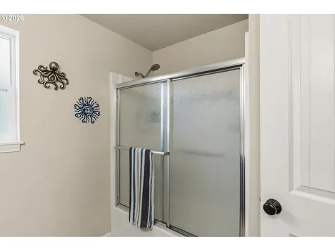 286 N 6th Street Creswell OR 97426