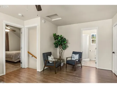 286 N 6th Street Creswell OR 97426