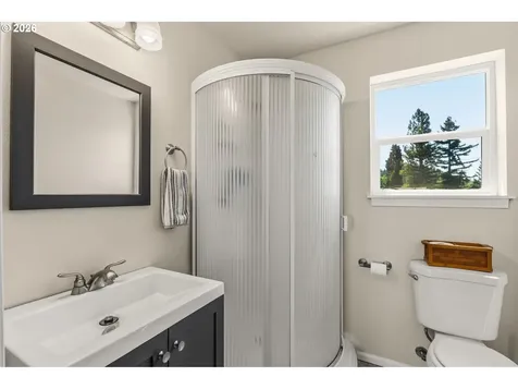 286 N 6th Street Creswell OR 97426