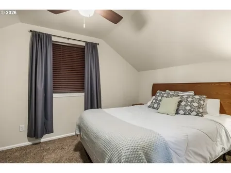 286 N 6th Street Creswell OR 97426