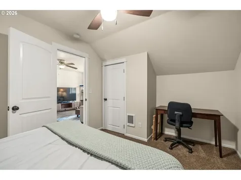286 N 6th Street Creswell OR 97426