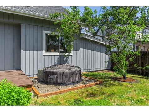286 N 6th Street Creswell OR 97426