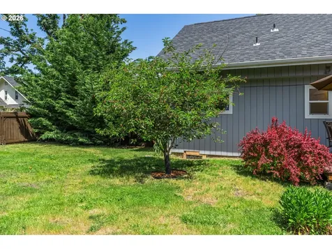 286 N 6th Street Creswell OR 97426