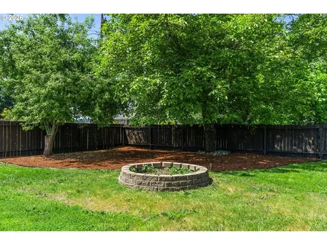 286 N 6th Street Creswell OR 97426