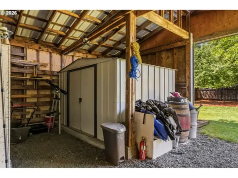 286 N 6th Street Creswell OR 97426