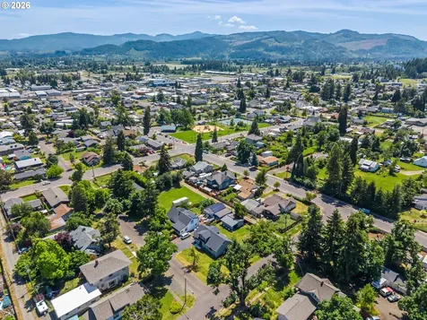 286 N 6th Street Creswell OR 97426