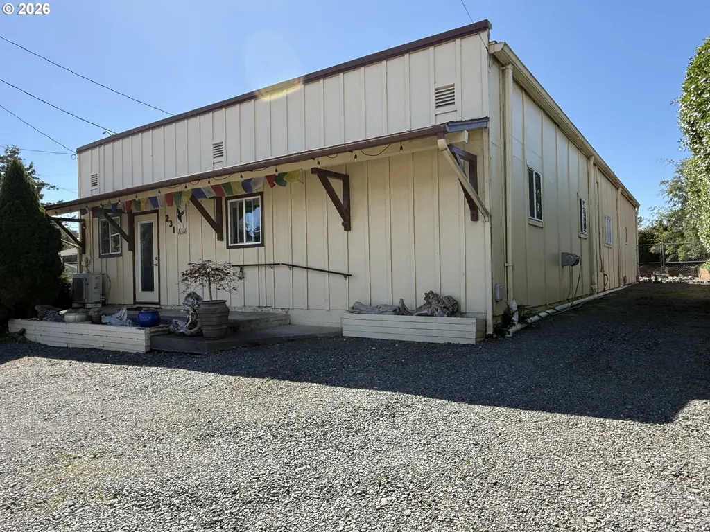 231 Wharf Street Brookings OR 97415