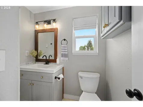 1259 SW Cedar Drive Warrenton OR 97146