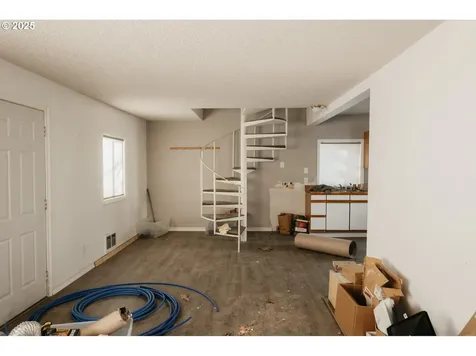 301 NE South Shore Road Portland OR 97211