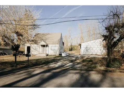 301 NE South Shore Road Portland OR 97211