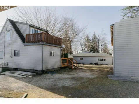 301 NE South Shore Road Portland OR 97211