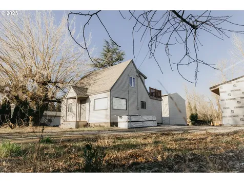 301 NE South Shore Road Portland OR 97211