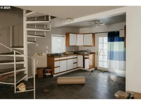 301 NE South Shore Road Portland OR 97211