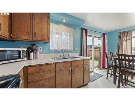 1977 Echo Hollow Road Eugene OR 97402